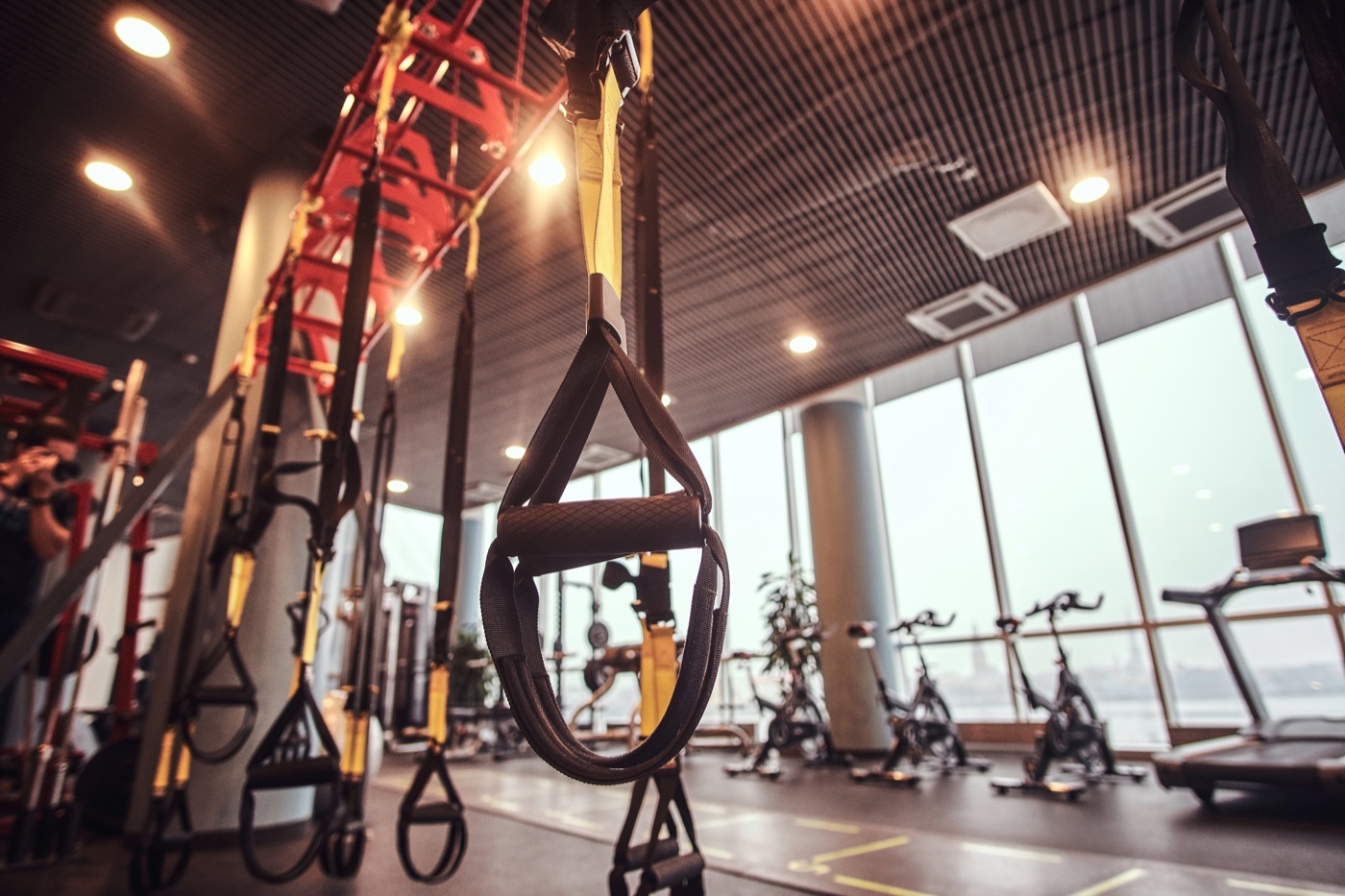 Esercizio funzionale con TRX presso Dynamic Fisio